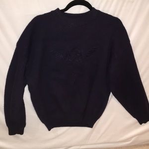 Super cute VINTAGE “H U N T C L U B” sweater !